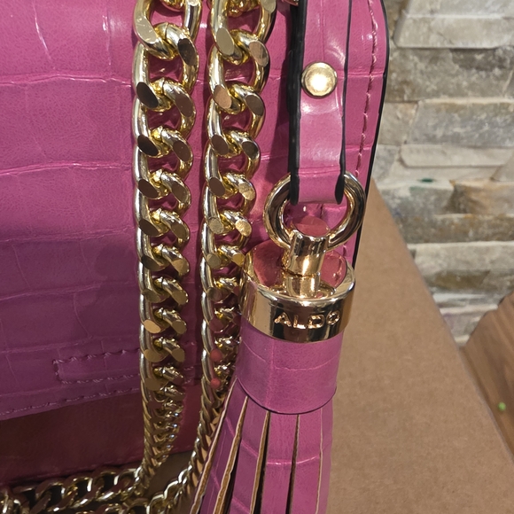 ALDO. Pink Croc-Embossed Chain Shoulder Bag - Picture 3 of 6